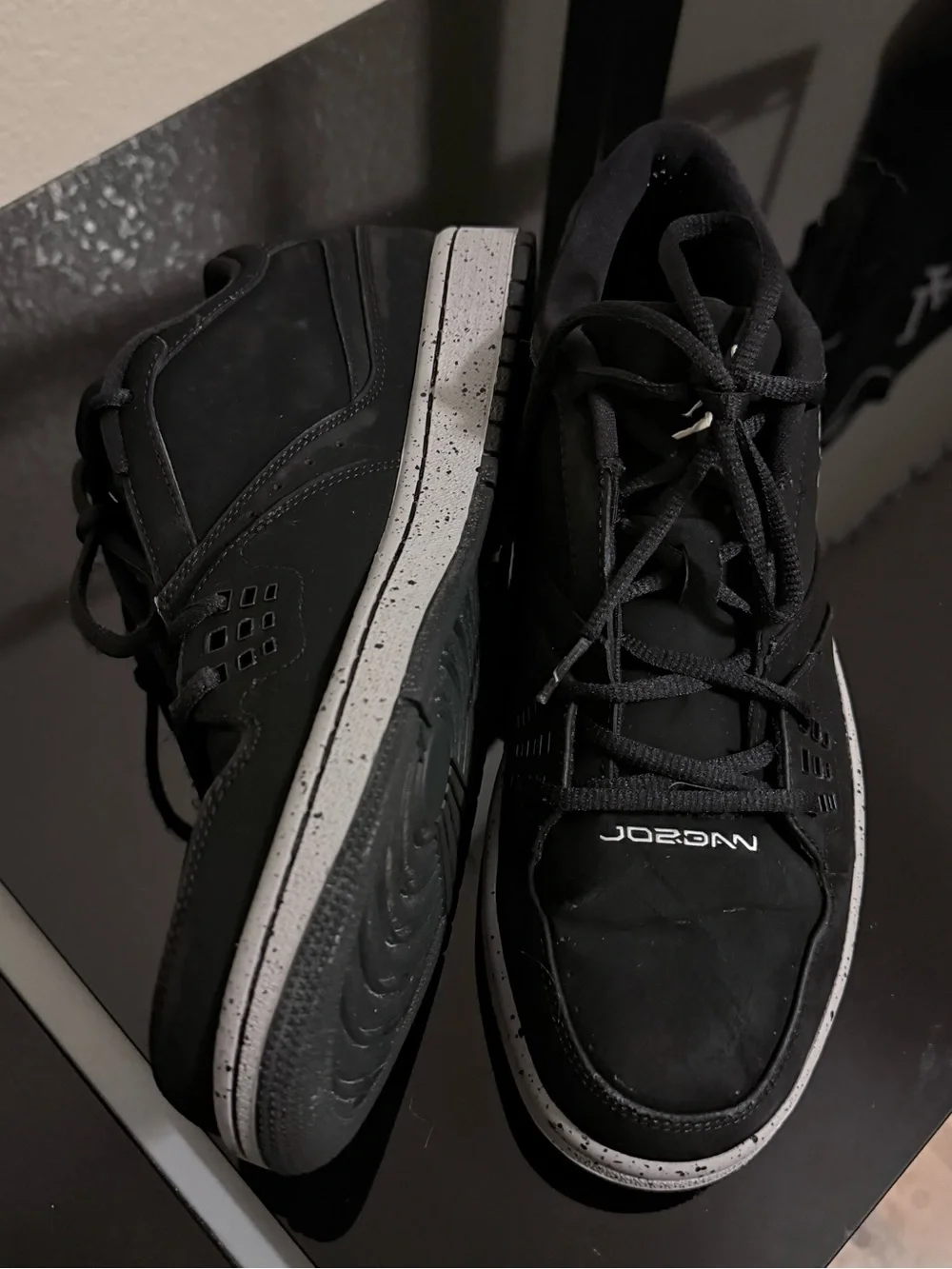 Jordan Low-Top Sneakers - Black/White